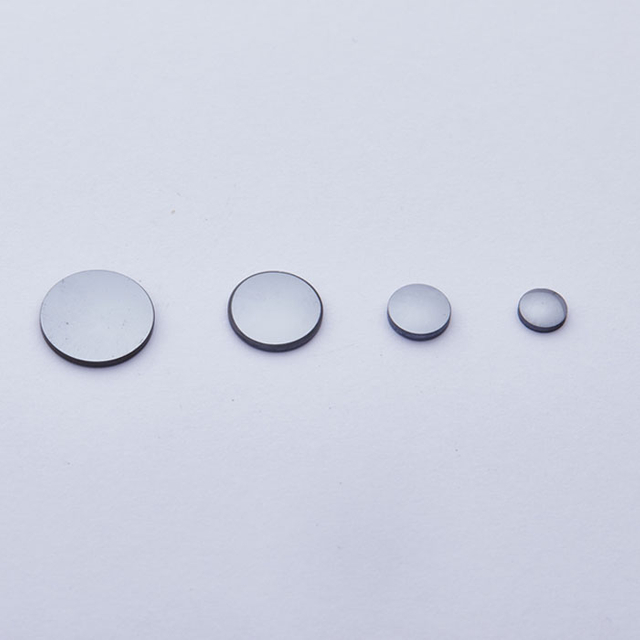 Lente de silicona, con revestimiento AR de alta transmitancia para un amplio rango de ondas